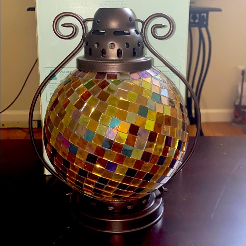 Global Fusion Lantern